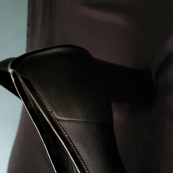 Shoes - Picture 4 of 5